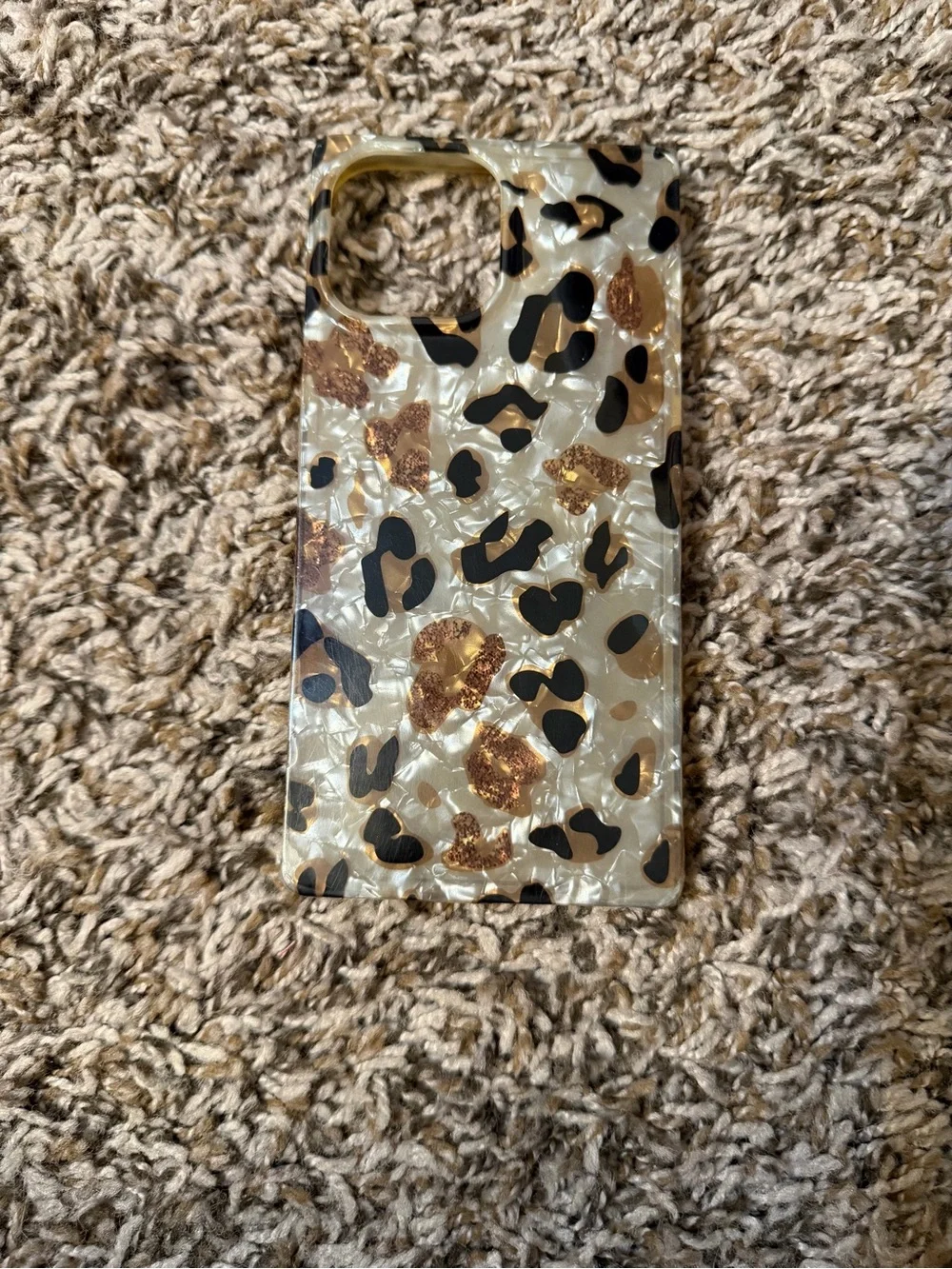 iPhone 13 Pro Max cheetah print phone case